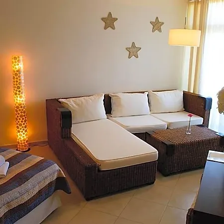 South Pearl 3*
